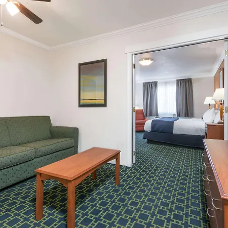 Baymont By Wyndham Hotel