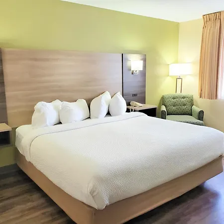 Baymont By Wyndham Hotel Santa Fe