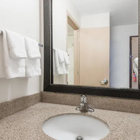 Hotel Baymont By Wyndham Santa Fe