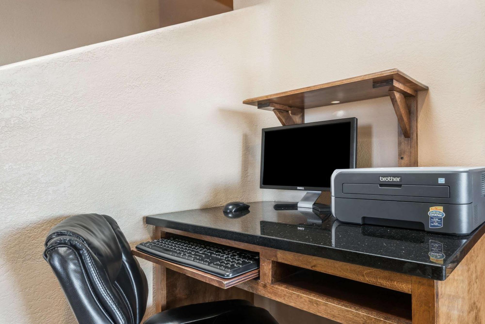 Baymont By Wyndham Hotel Santa Fe